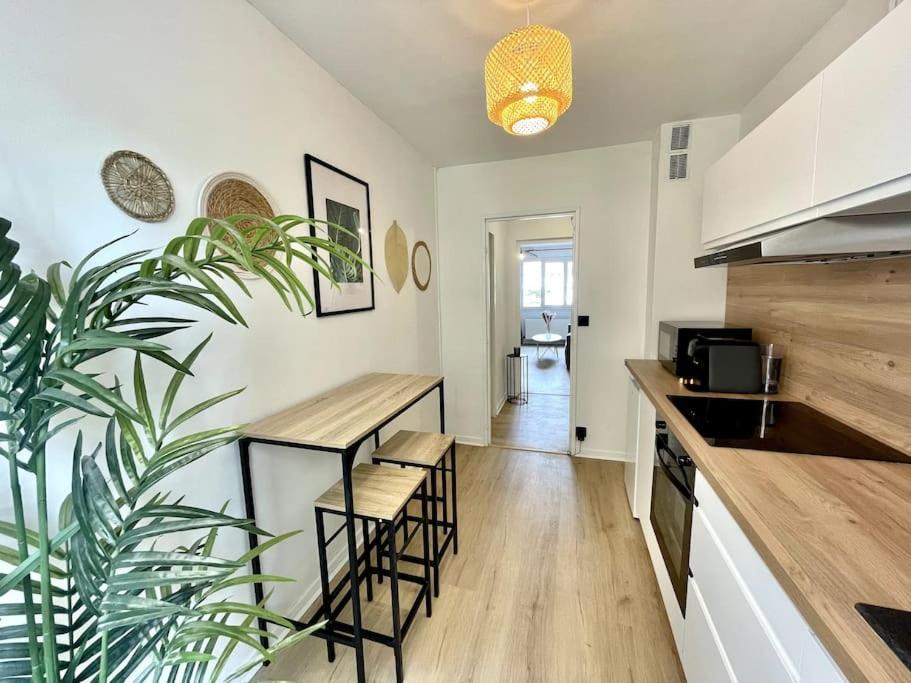 Ferienwohnung L'Instant Present - Calme & Elegant Proche Gare Roanne Exterior foto