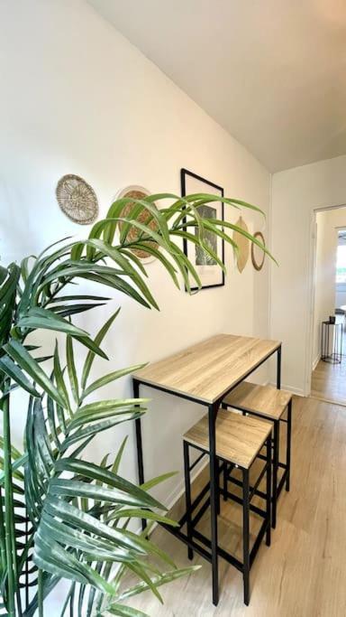 Ferienwohnung L'Instant Present - Calme & Elegant Proche Gare Roanne Exterior foto
